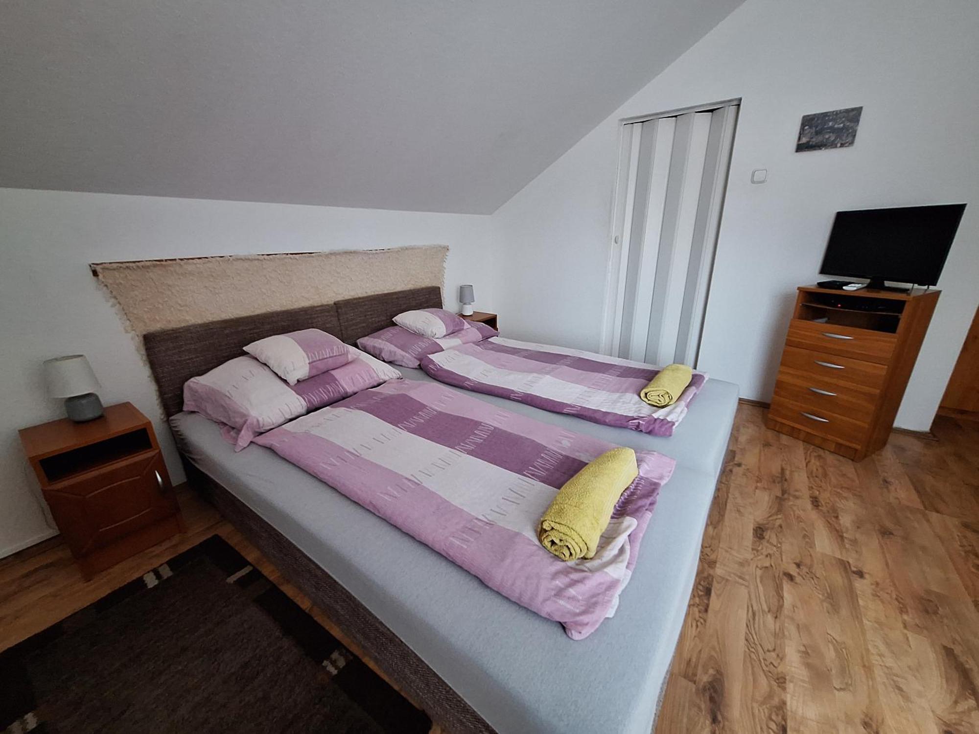 Lila Akac Vendeghaz Esztergom Bed & Breakfast Exterior foto