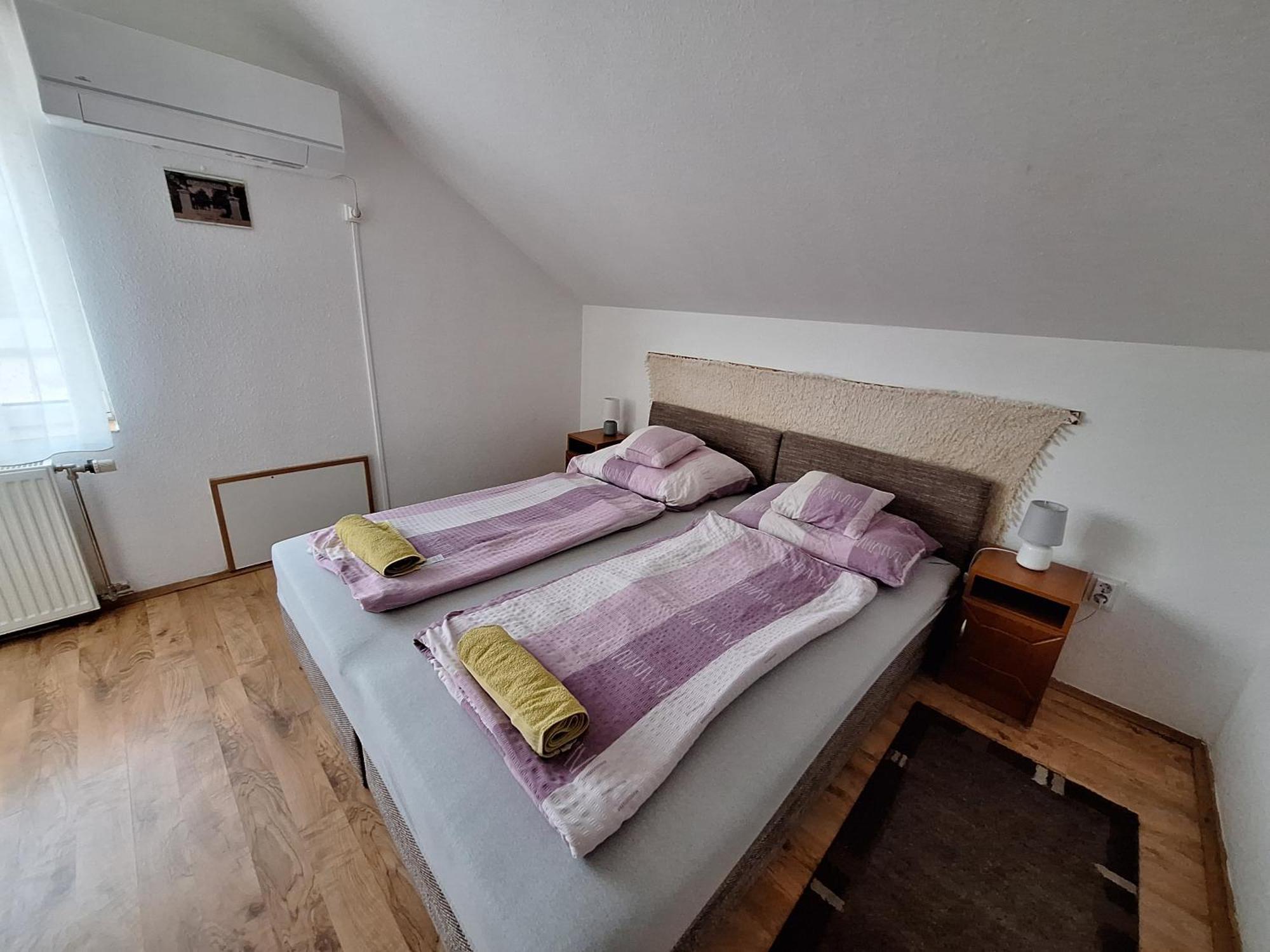 Lila Akac Vendeghaz Esztergom Bed & Breakfast Exterior foto