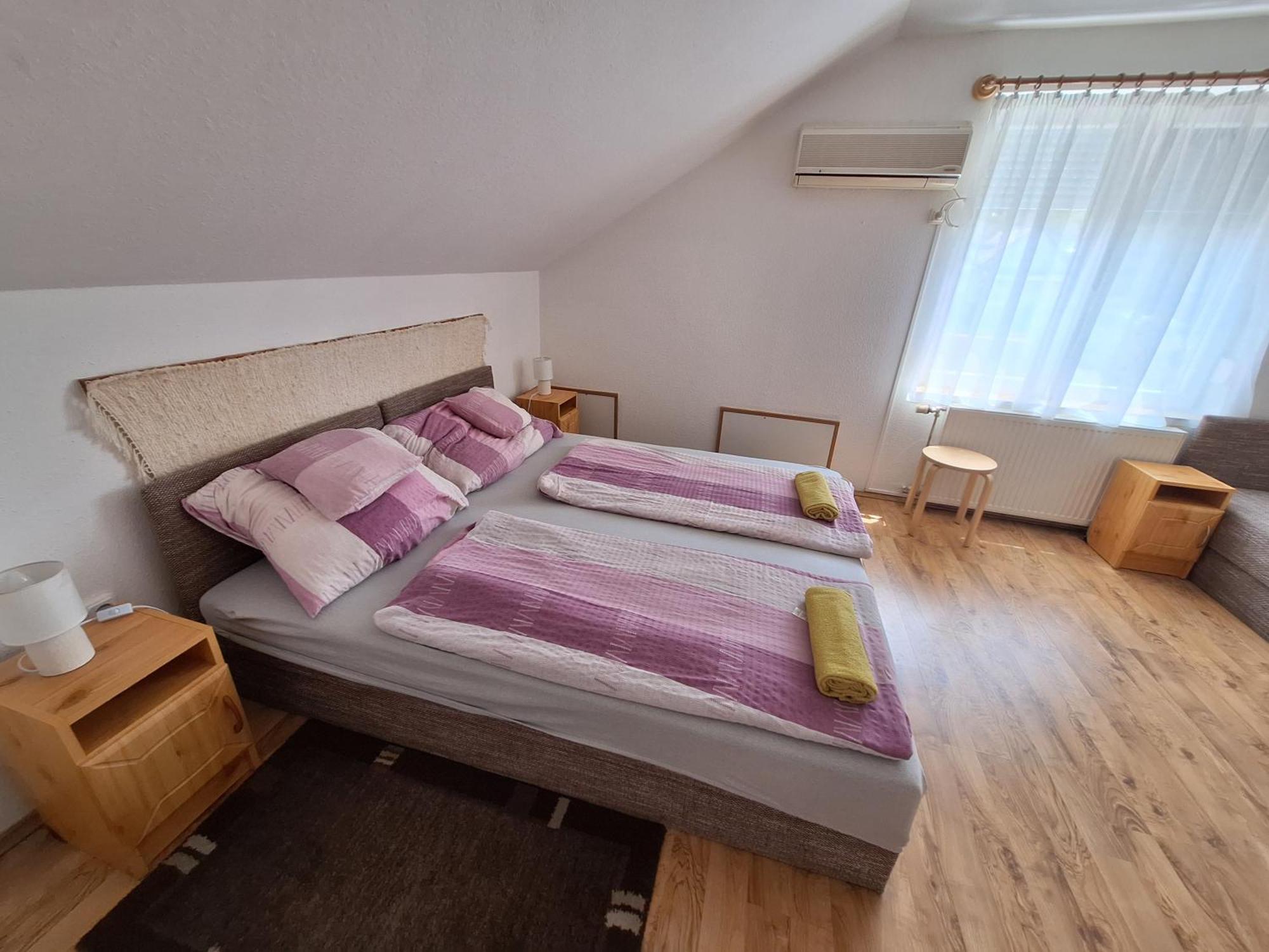 Lila Akac Vendeghaz Esztergom Bed & Breakfast Exterior foto