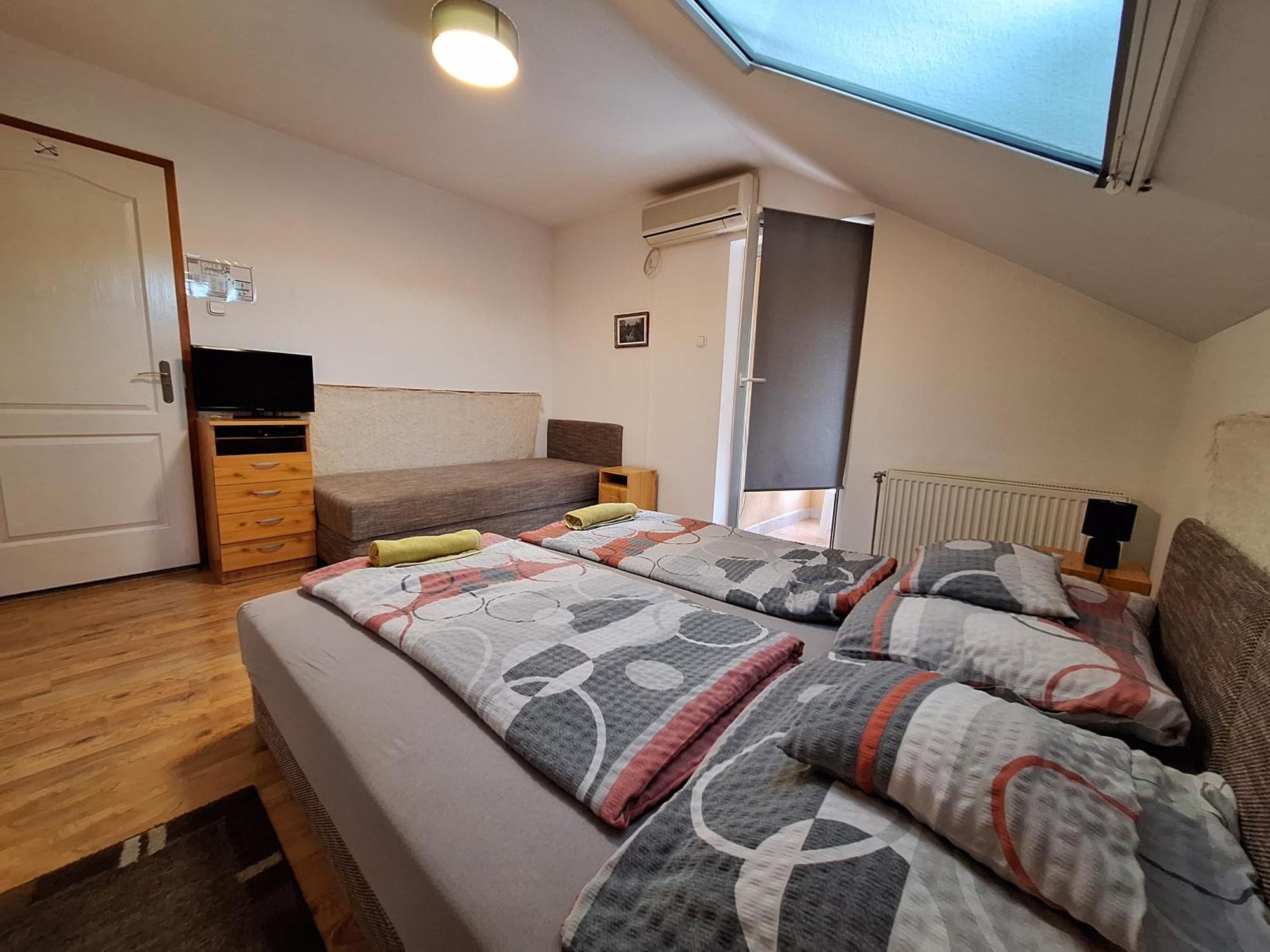 Lila Akac Vendeghaz Esztergom Bed & Breakfast Exterior foto
