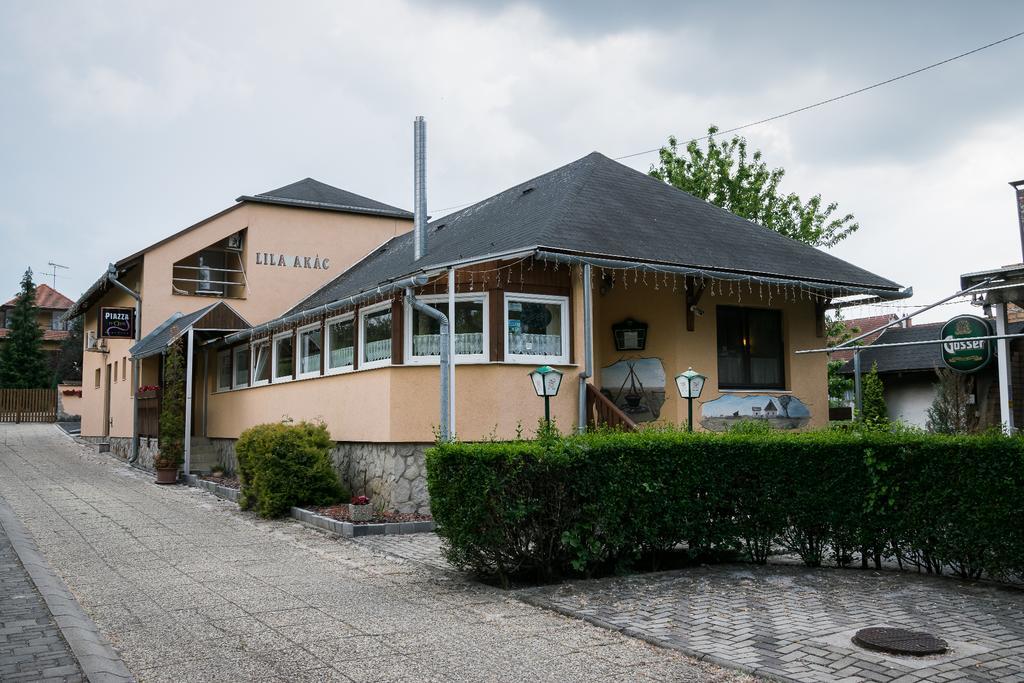 Lila Akac Vendeghaz Esztergom Bed & Breakfast Exterior foto