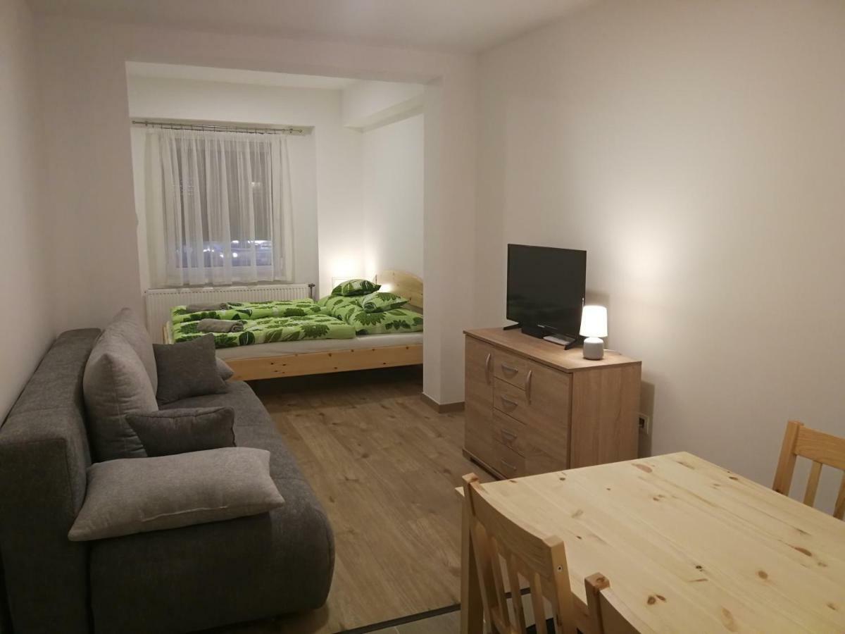 Lila Akac Vendeghaz Esztergom Bed & Breakfast Exterior foto